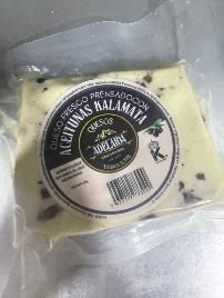 Queso fresco prensado con aceitunas kalamata, 220 g